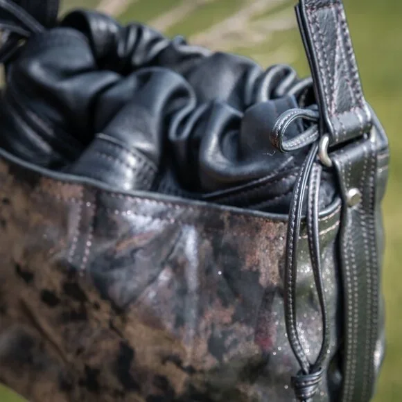 Rough & Tumble -Baby Borough Black with Gilded Pockets & Purple Lining - Picture 6 of 13